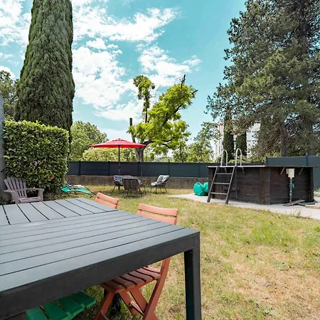 Air-conditioned House With Pool Sleeps 6 Holiday home Carcassonne